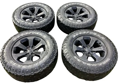 Llantas Dodge Rebel negras OEM 18" '19-'25 RAM 1500 275/70R18 neumáticos Goodyear LT Foto 1 de 4