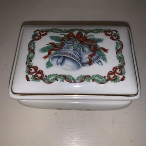 1985 Heritage House Melodies of Christmas Silver Bells Musical Box. - Picture 1 of 7