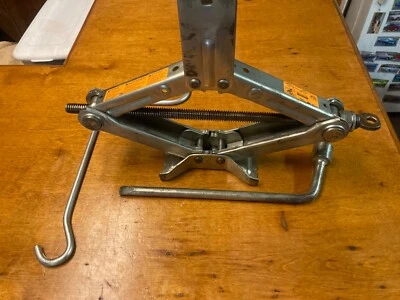 2003 - 07 NISSAN MURANO Emergency JACK WITH TOOLS  ( OEM ) - Image 1 of 4