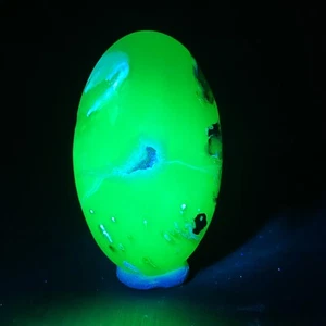 Neufund Silber Licht Achat Handfläche Polieren Heilung Leuchten unter UV Licht C798 - Bild 1 von 7