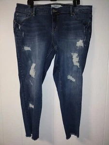 Torrid Women Boyfriend Distressed Blue Jeans Size 20 - Picture 1 of 10