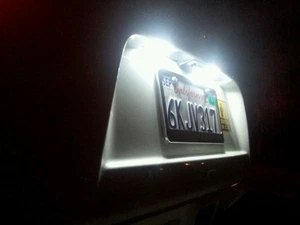 2 x Bright White LED T10 194 168 158 5 SMD Wedge License Plate Light Bulbs USA - Picture 1 of 5