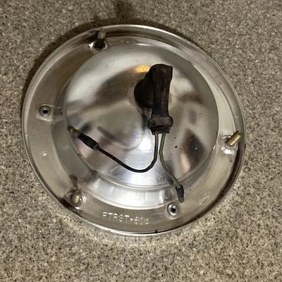 福特猎鹰福特尾灯总成外壳 1961 年 FoMoCo FTRST-60A 漂亮 — 第 1/4 张图片