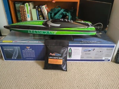 Pro Boat Sonicwake V2 36" Self-Righting Brushless RC Boat Deep-V RTR - Image 1 of 4