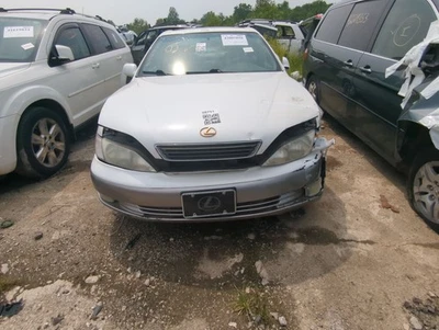 Решетка переднего бампера 1997-1999 Lexus Es300 BA2JN - Изображение 1 из 3