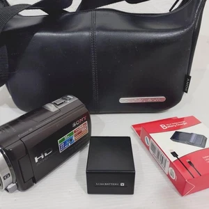 Sony HDR-CX430V Digital HD Video Camera Recorder W/Charger, bag - Picture 1 of 9
