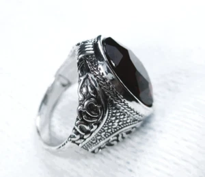 RETRO STYLE UNISEX GARNET RING. ANTIQUE VINTAGE GEMSTONE EWELLERY. - Picture 1 of 7