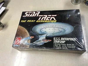 Star Trek U.S.S. Enterprise Starship By Ertl amt Model New In The Box - Picture 1 of 6