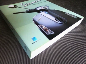VESPA " Italian Street Style " from Piaggio's HISTORICAL Archives, 1945 to 2003 - Picture 1 of 15