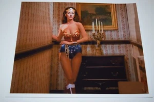 Lynda Carter Wonder Woman pinup 8x10 glossy photo Busty Sexy Cleavage tv 0539 - Picture 1 of 1