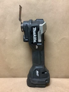 MAKITA XMTO4, 18V LXT SUB-COMPACT OSCILATING MULTI-TOOL (208722-1) - Picture 1 of 12
