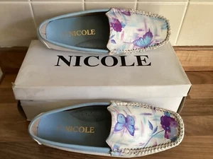Vintage Nicole Shoes White Blue Butterfly Slip On Moccasin Loafer size 36 UK 3.5 - Picture 1 of 4