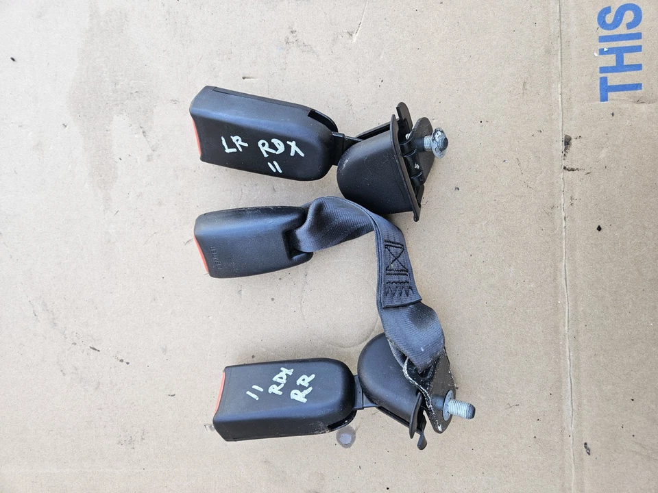 Hebillas de cinturón de seguridad trasero Acura RDX 2011  Foto 1 de 1