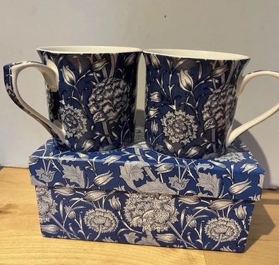 Juego de 2 tazas de porcelana fina V & A William Morris Wild Tulip en caja Foto 1 de 4