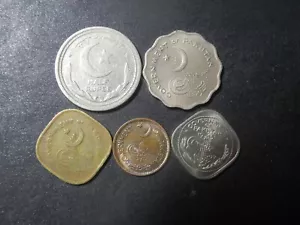 5390 - PAKISTAN - FIVE COINS - Picture 1 of 7
