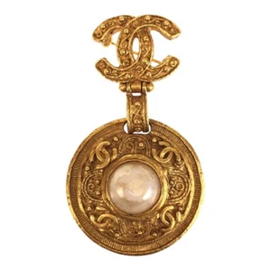 CHANEL COCO Mark Brooch gold plating/Fake pearl CC - Picture 1 of 7