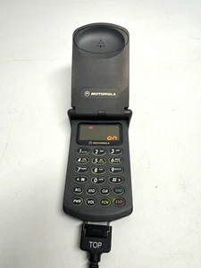 Vintage MOTOROLA STARTAC 2G GSM 900 Classic Flip CellPhone - Working - Picture 1 of 10