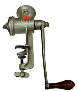 VINTAGE AMERICAN NO. 30 CAST IRON MEAT GRINDER WOOD HANDLE GREAT CONDITION - Picture 1 of 6