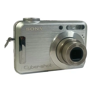 Sony Cyber-shot DSC-S700 7.2 MP Compact Digital Camera | 1GB Stick Case + Cables - Picture 1 of 16
