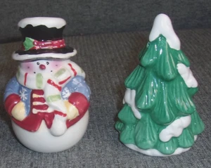 Pupazzo di neve e albero di Natale vintage grande piombo Cina 3,75" sale e pepe shaker - Foto 1 di 4