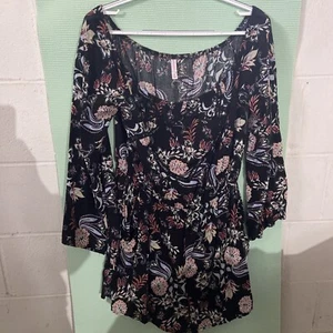 Lot Of 2 - Pretty Romper And Dress Size L And XL - Picture 1 of 6