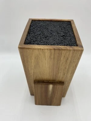 Kapoosh Oak Wood Knife Block Easy Clean Bristles-Holds Multiple Sizes Knives. E4 - Image 1 of 4