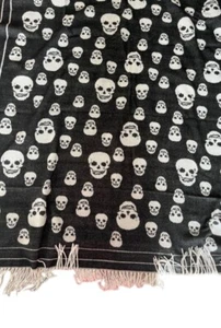 Magaschoni Home Black & White Skull Print Fringed Throw Blanket 50" x 60" - Picture 1 of 5