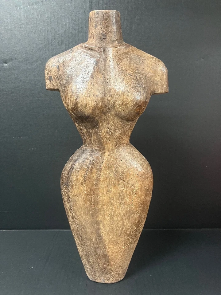 CARVED WOOD PAPER MACHE MOLD/SCULPTURE OF FEMALE MANNEQUIN PLAQUE #923 - Image 1 of 4