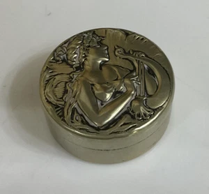 Vintage EPNS Silver Plated Round Pill Patch Box Erato Goddess Muse Playing Lyre - Picture 1 of 12