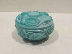 Antigua lata de vidrio de malaquita, lata de joyería flores relieve Bohemia. Boho Mármol Jade Vidrio - Imagen 1 de 5