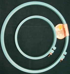 SUSAN BATES 10" DELUXE LUXITE EMBROIDERY HOOP WITH SUPER GRIP LIP BLUE PLUS 1 6" - Picture 1 of 5