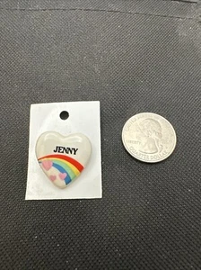 Vintage 80er 80s Regenbogen Herz Namen Pin "Jenny" für Hut Tasche Jacke Shirt - Bild 1 von 2