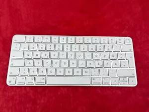 Apple Magic Keyboard A2449 Touch ID w usb-c to lightning cable German Silver - Picture 1 of 1