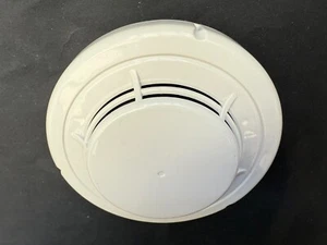 £11 + vat (uk) - Notifier by Honeywell, SD-851E - Picture 1 of 3