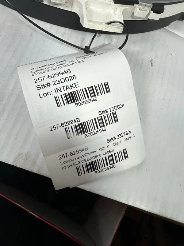 Velocímetro MPH Cluster 6 cilindros iluminación verde del 04-06 SOLARA 2274012. Foto 1 de 3