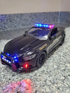 Montana State Trooper Ford Mustang mit allen Blinklichtern - Bild 1 von 10