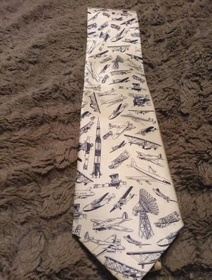 Corbata de avión de seda artefactos de museo Foto 1 de 4