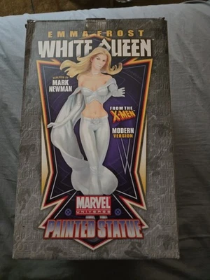 Estátua Marvel's Emma Frost White Queen Bowen versão transparente - Imagem 1 de 4