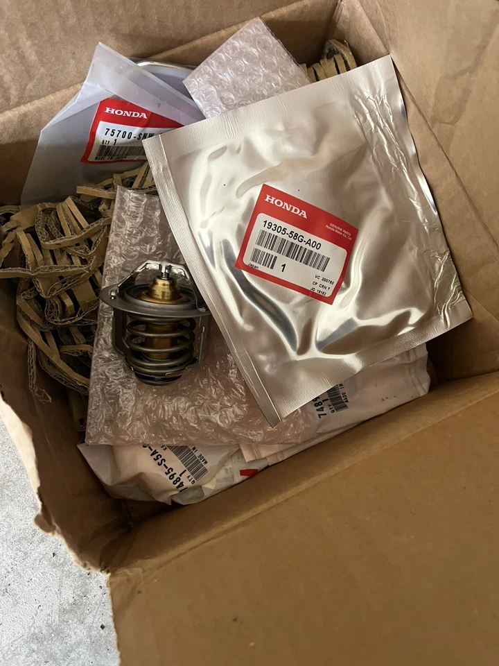 HONDA Genuine OEM  Acura Coolant Thermostat w/ Gasket Accord S2000 NSX Inspire - Image 1 of 1