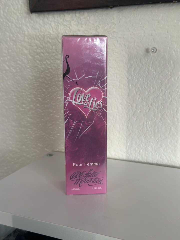 Love Or Lies Pour Femme Foto 1 de 4