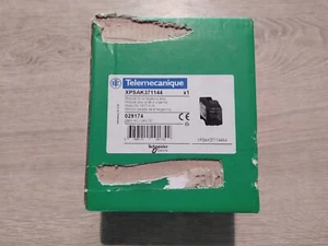 TELEMECANIQUE XPSAK371144 EMERGENCY STOP MODULE [NEW] - Picture 1 of 6