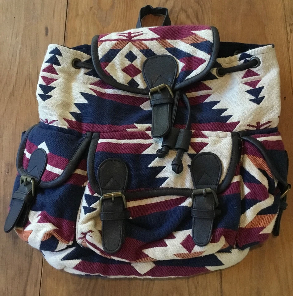 Mochila Forever 21 XXI Suroeste Azteca Coloridos Bolsillos Forrados Cuero  Foto 1 de 4