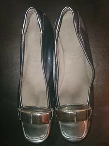 STUART WEITZMAN PATENT LEATHER BLUISH LOW WEDGE HEELS/SHOES/LOAFERS SIZE 8  - Picture 1 of 6
