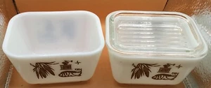 Pair Of PYREX 1.5 Cup Refrigerator Dish Cat/Corn/Grinder 501B (Only 1 Lid) - Bild 1 von 13