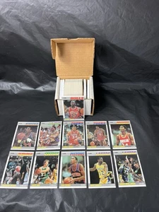 1987-88 Fleer NBA Basketball Komplettsatz 1-132 ohne Sticker Jordan 2nd Yr NR MT+ - Bild 1 von 22