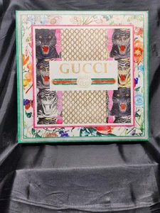Signiertes Gucci Grand Royal Fashion III Artwork - Bild 1 von 5