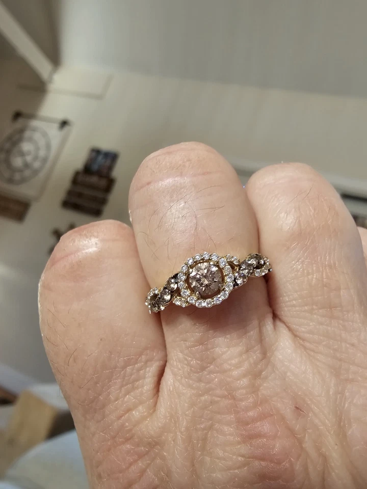 Женское кольцо LeVain с шоколадным бриллиантом 14 карат размер 7.   3/4 карата  - Изображение 1 из 4