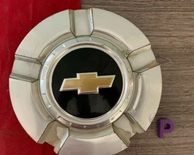 #P  07 - 13 Chevy Silverado Tahoe Avalanche 1500 Wheel Center Cap oem 9596343 - Image 1 of 4