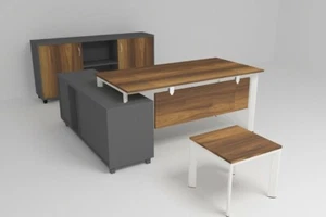 Büromöbel-Set, Komplett Büro / Schreibtisch, Schrank, Beistelltisch - Bild 1 von 3