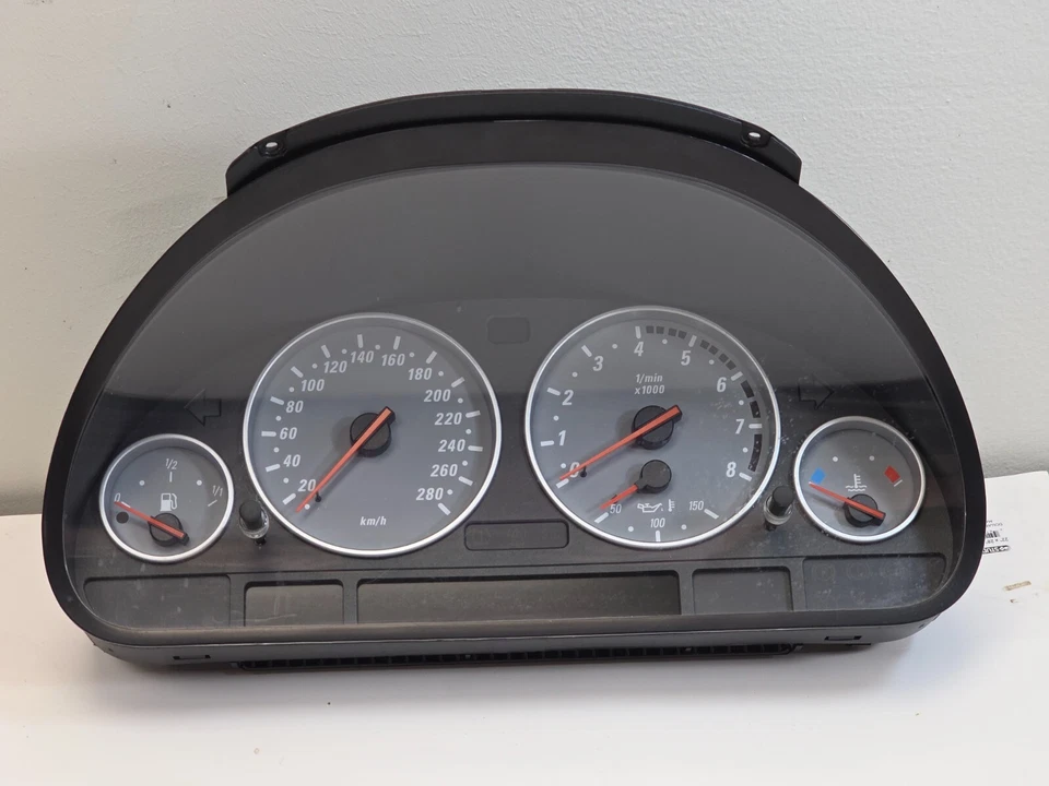 2004-2006 BMW E53 X5 4.8IS SPEEDOMETER INSTRUMENT CLUSTER Canadian KM/h kilomete - Image 1 of 4